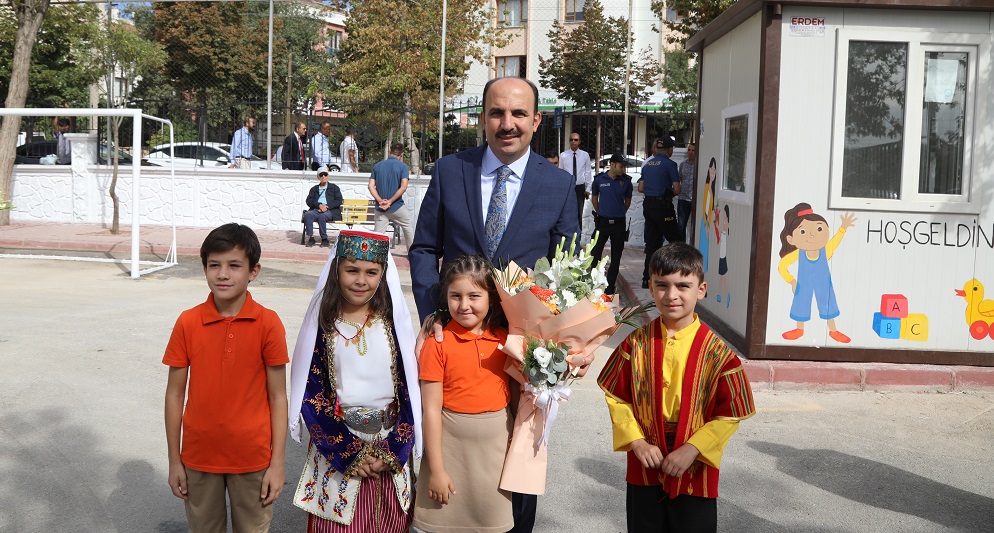 Başkan Altay öğrenci ve öğretmenlerle buluştu