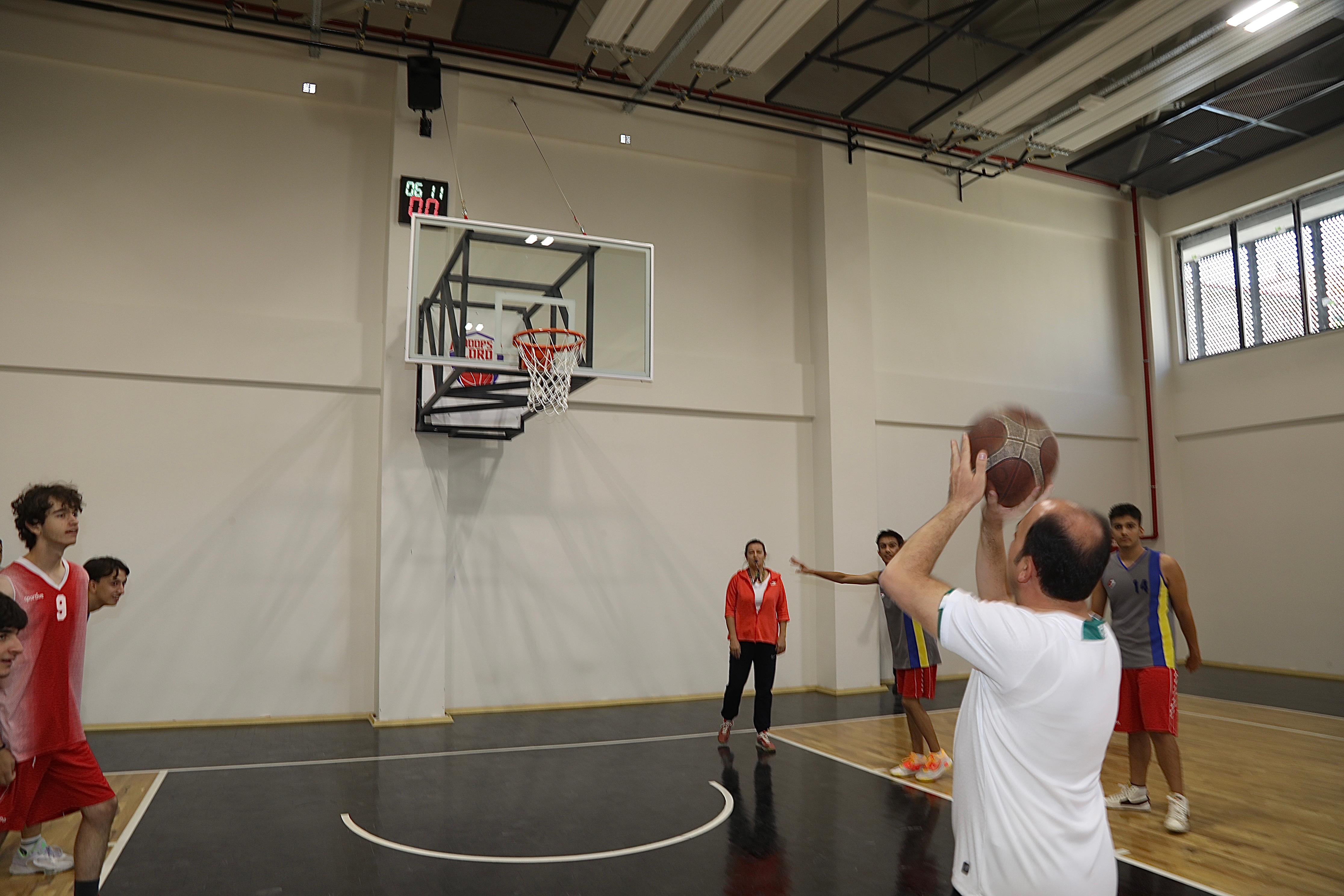 Konya Lisesi konferans ve spor salonu açıldı