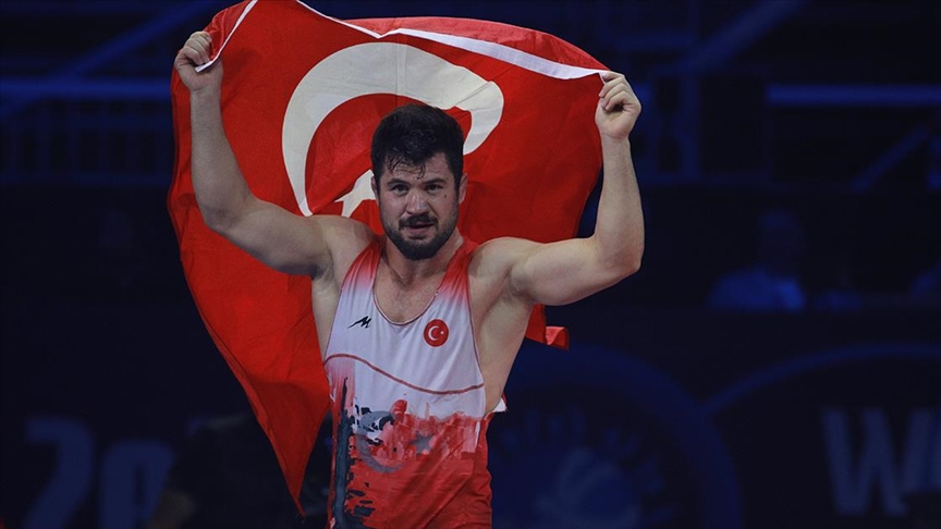 Milli sporcu Ali Cengiz altın madalya kazandı