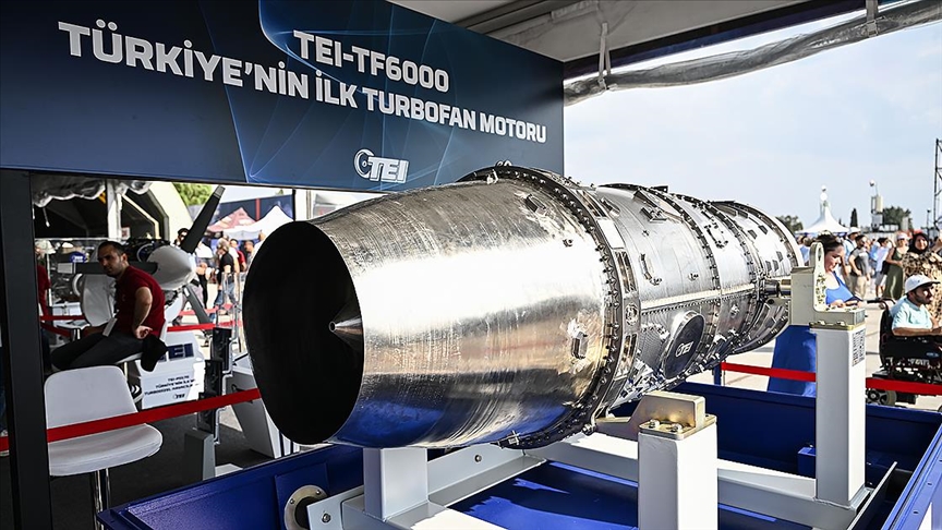 Milli uçak motoru ziyaretçilerine sergilendi