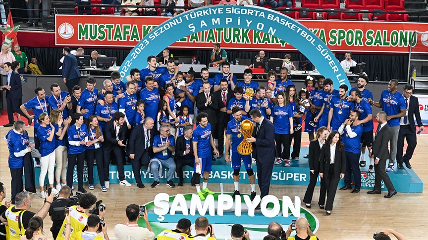En başarılı takım Anadolu Efes