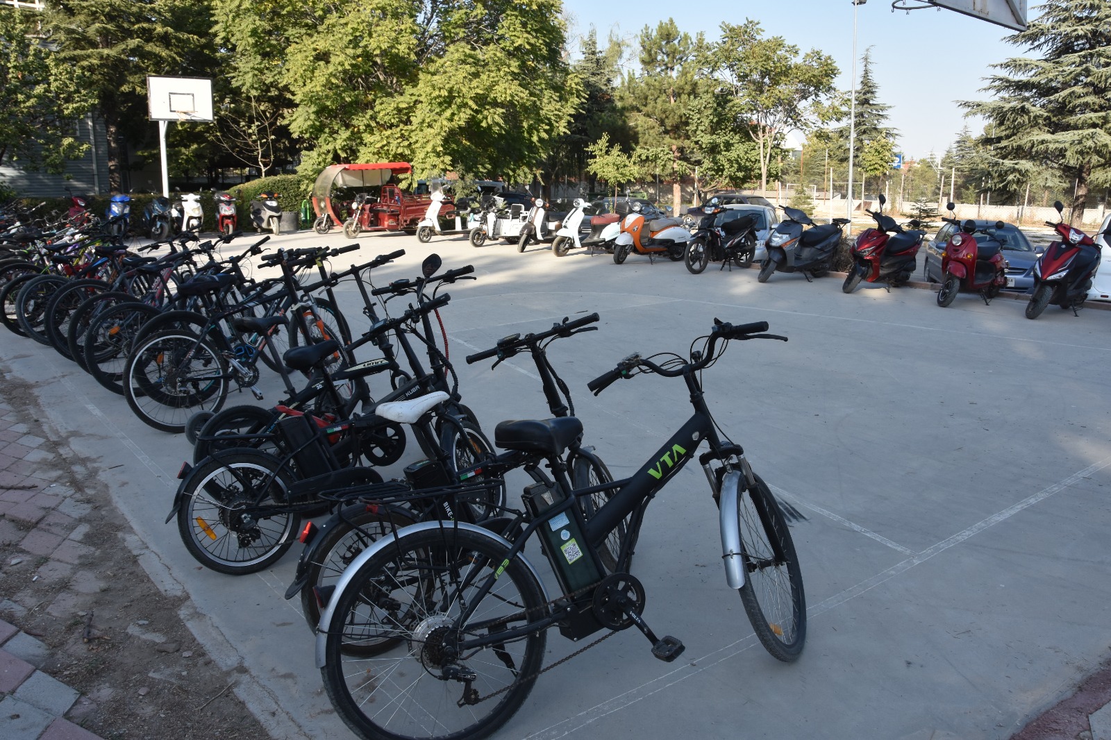 Onlarca çalıntı motosiklet evden çıktı !
