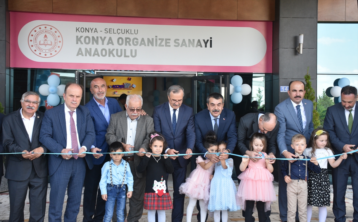 Bakan Yusuf Tekin anaokulu açılışına katıldı