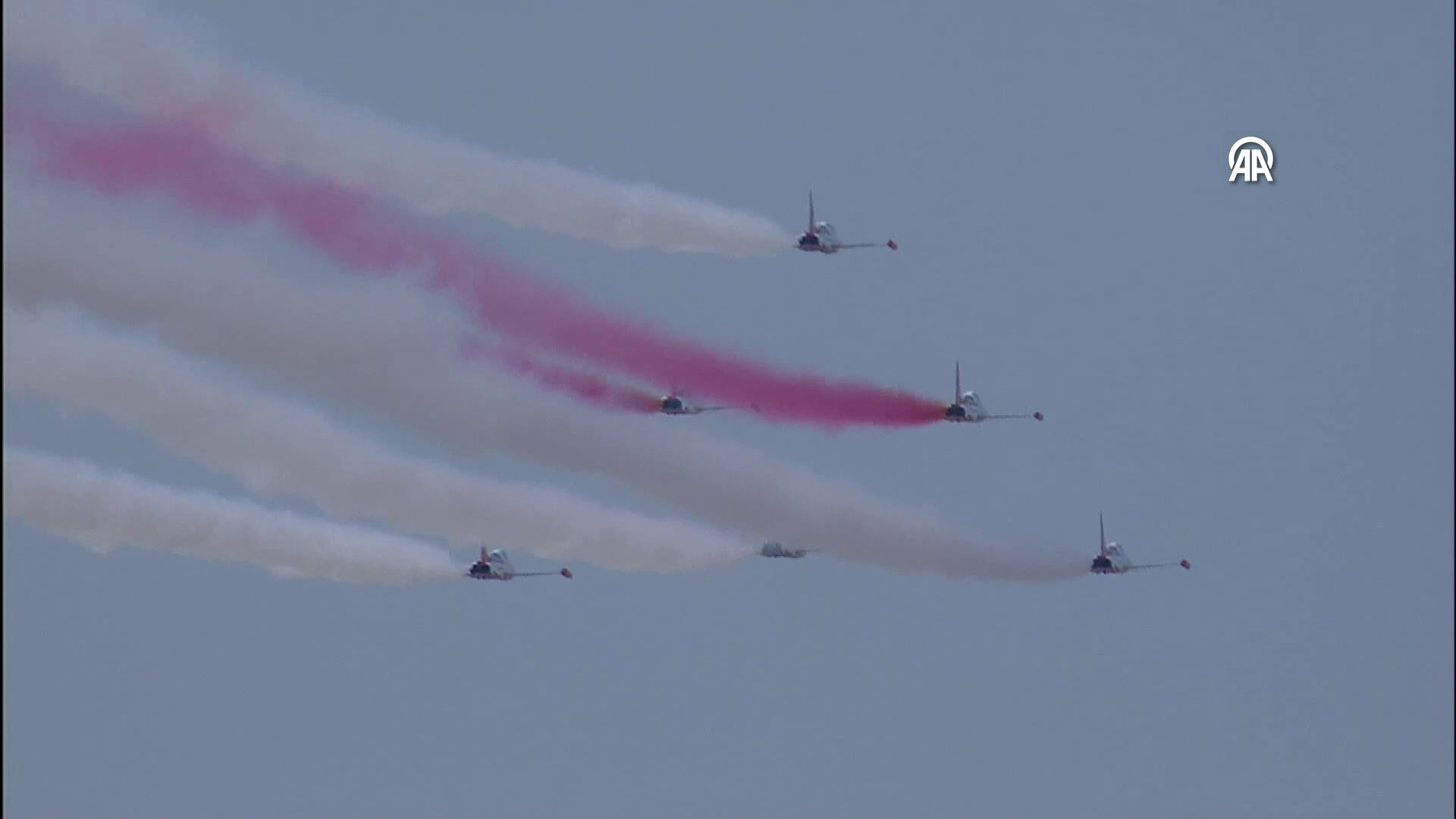 Türk Yıldızları TEKNOFEST'te gökyüzüne imza attı