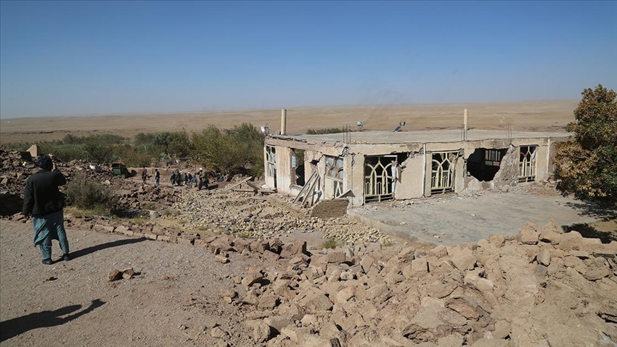 Afganistan'ı yine deprem vurdu