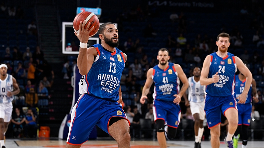 Anadolu Efes, yarın Real Madrid'le karşılaşacak