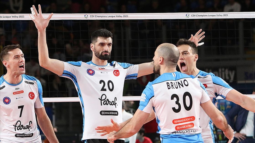 Türkiye'yi temsil eden ilk ekip Halkbank Erkek Voleybol Takımı