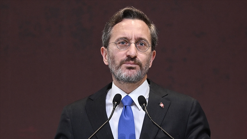 İletişim Başkanı Altun Milli Takımı kutladı