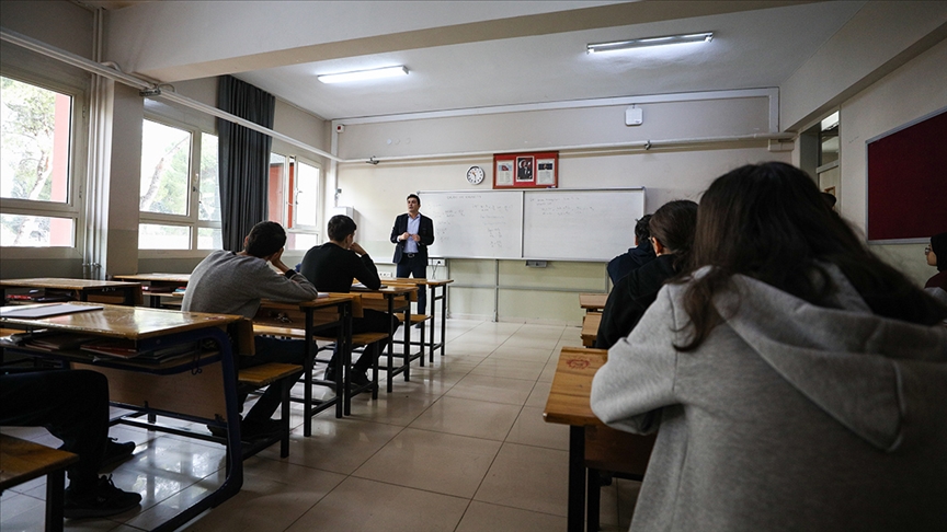 Sözleşmeli öğretmen alanında ek atama
