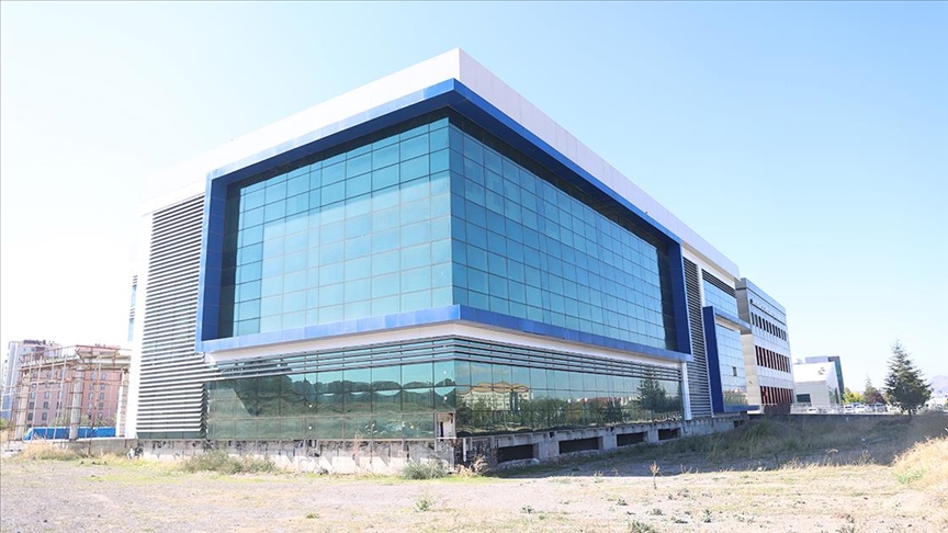 Erciyes Üniversitesi (ERÜ) bünyesinde aşı merkezi bilim insanları yetiştirecek