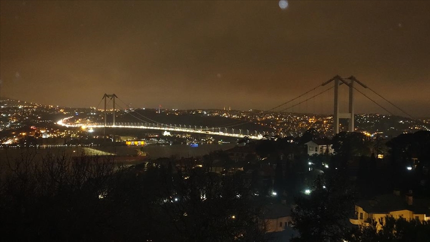Işıklar, depremlerde hayatını kaybedenler için kapatılacak