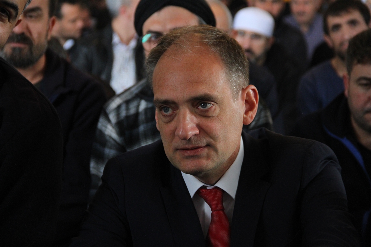 Türk eşinin yaşantısından etkilenip Müslüman oldu