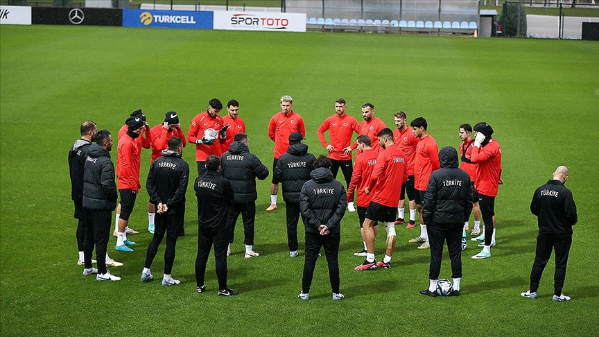 A Milli Futbol Takımı, Almanya ve Galler maçı için kampa girdi