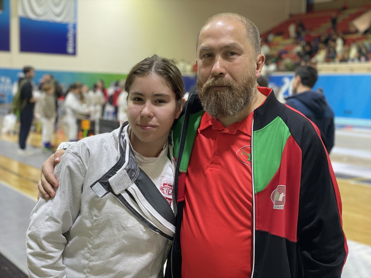 14 yaşında 30 madalyası var