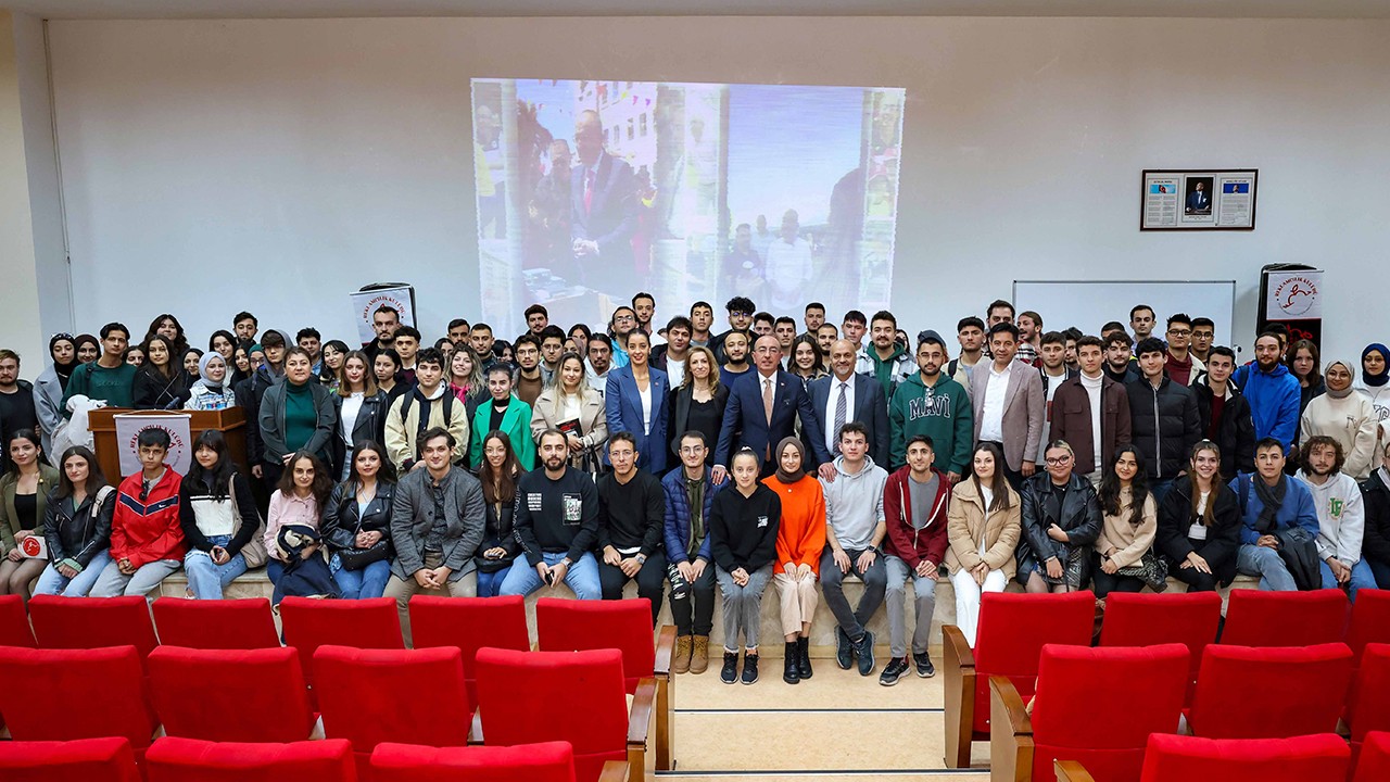 Başkan Kavuş, genç iletişimcilerle buluştu