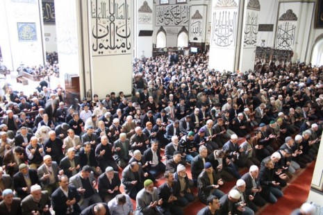 Konya'da cuma namazı sonrası camilerde yağmur duası