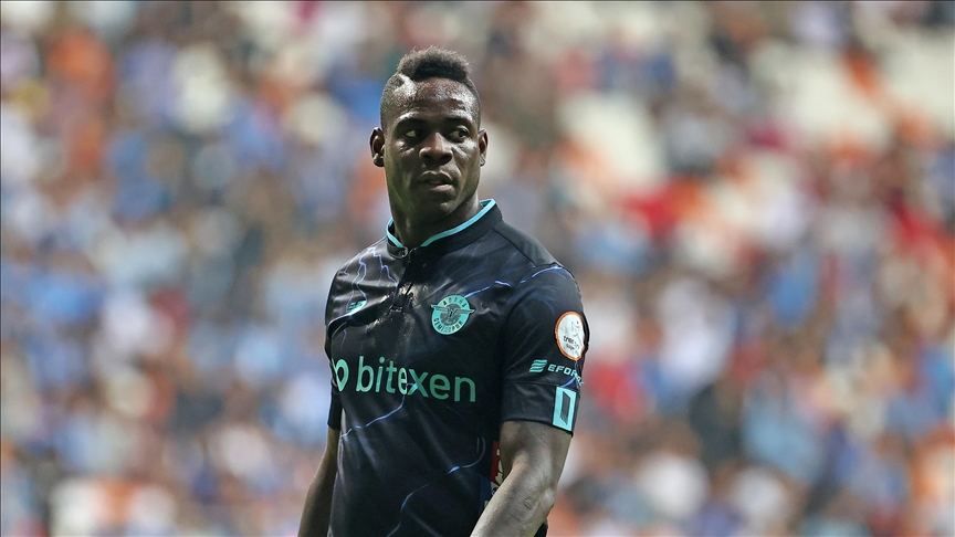 Balotelli trafik kazası geçirdi