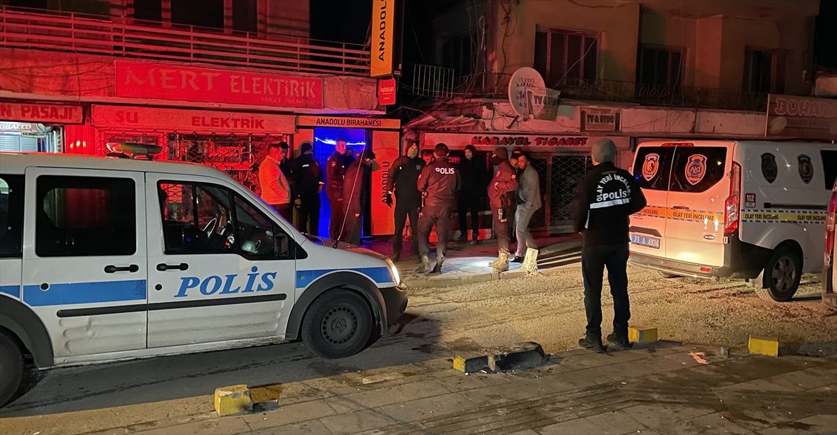 Kavgadan kaçarken çatıdan düştü