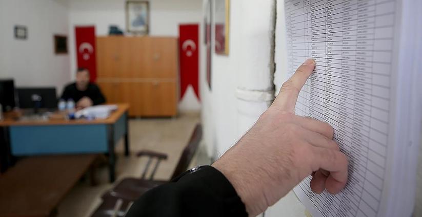 Seçmen listeleri askıya çıkarıldı