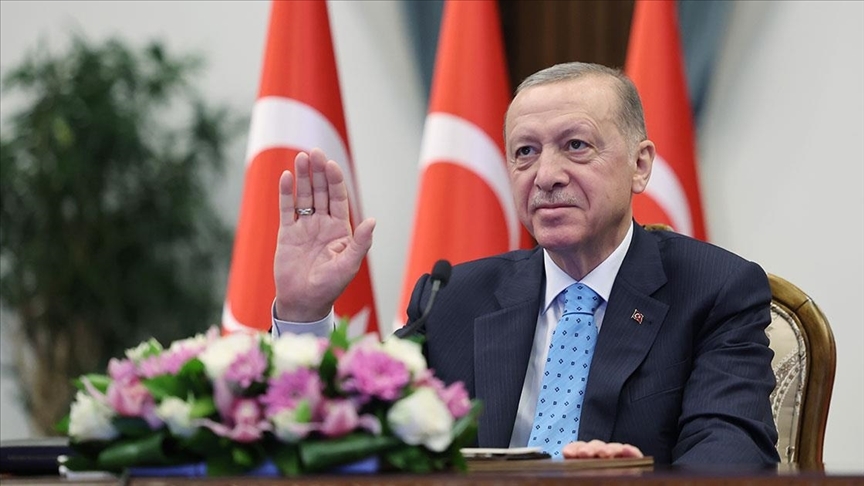 Cumhurbaşkanı Erdoğan, Eczacıbaşı Dynavit ve VakıfBank'ı tebrik etti