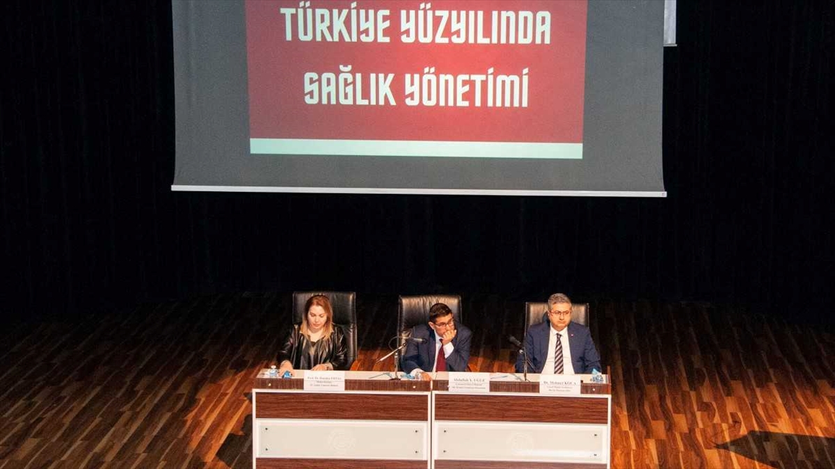 S.Ü'de sağlık yönetimi paneli düzenlendi