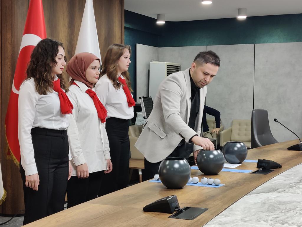 Sedir Park'ta kura heyecanı yaşandı