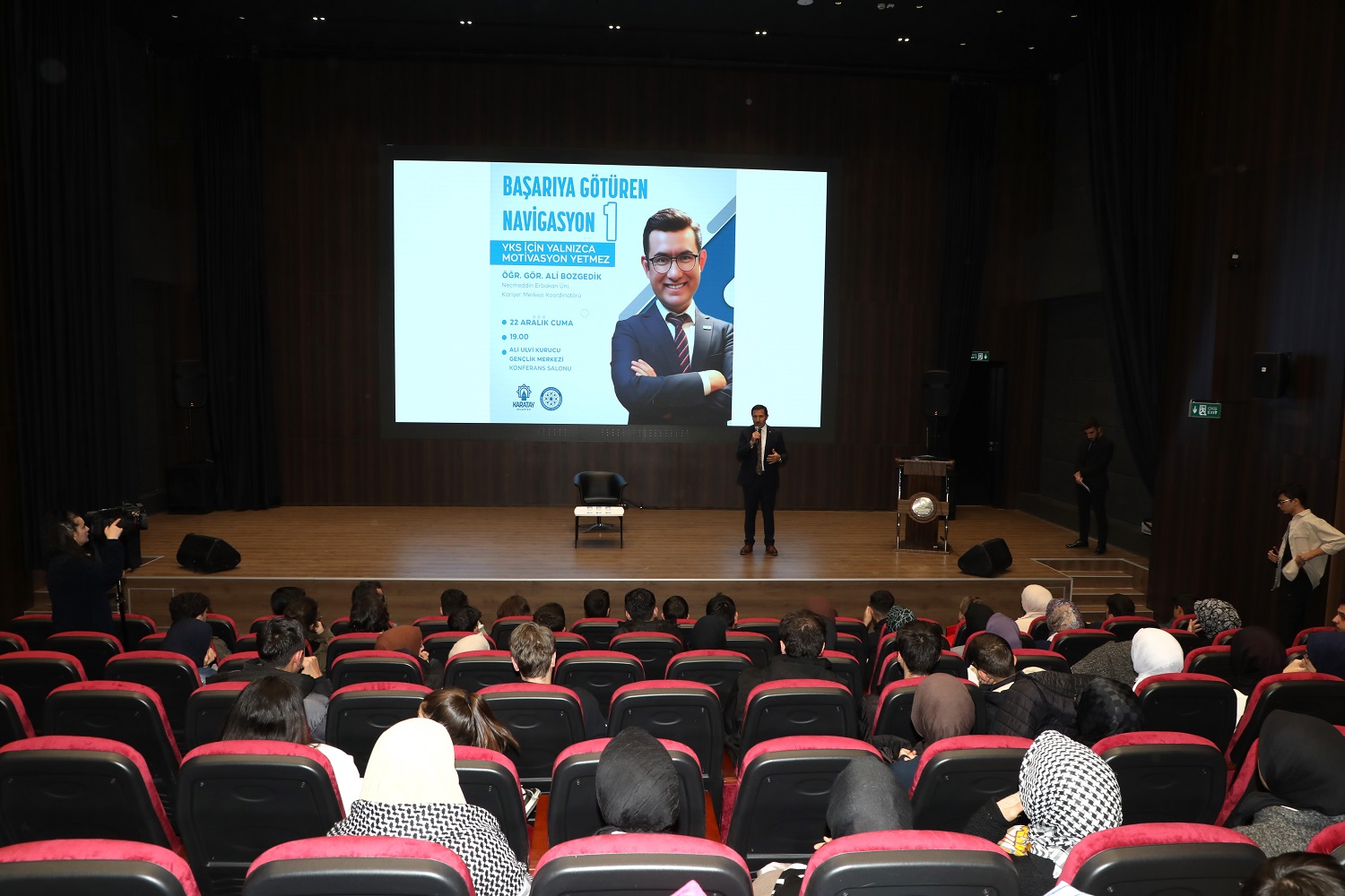 Sınava hazırlanan öğrencilere motivasyon semineri