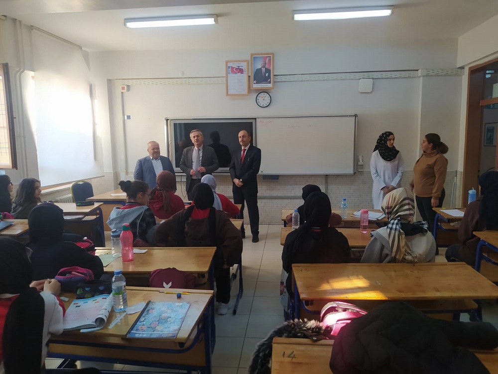 Müdür Yiğit okulları ziyaret etti
