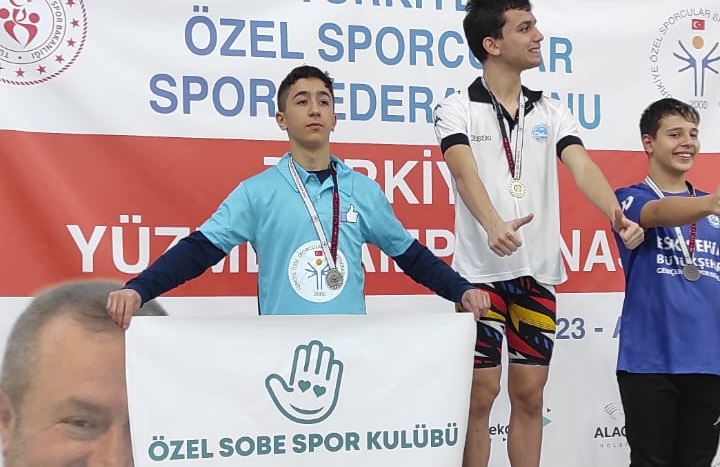 Konyalı özel öğrenciden yüzmede Türkiye derecesi