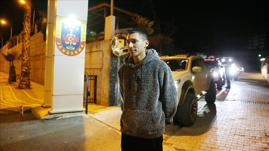 Milli motosikletçinin aracı kara saplandı