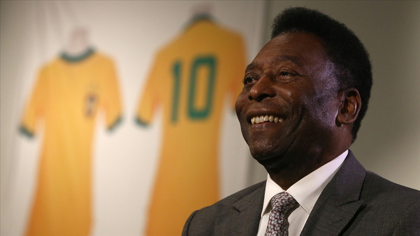 Pele, vefatının 1. yılında anılıyor