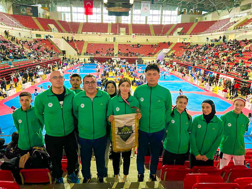 Meram Belediyesporlu Azra Türkiye ikincisi oldu