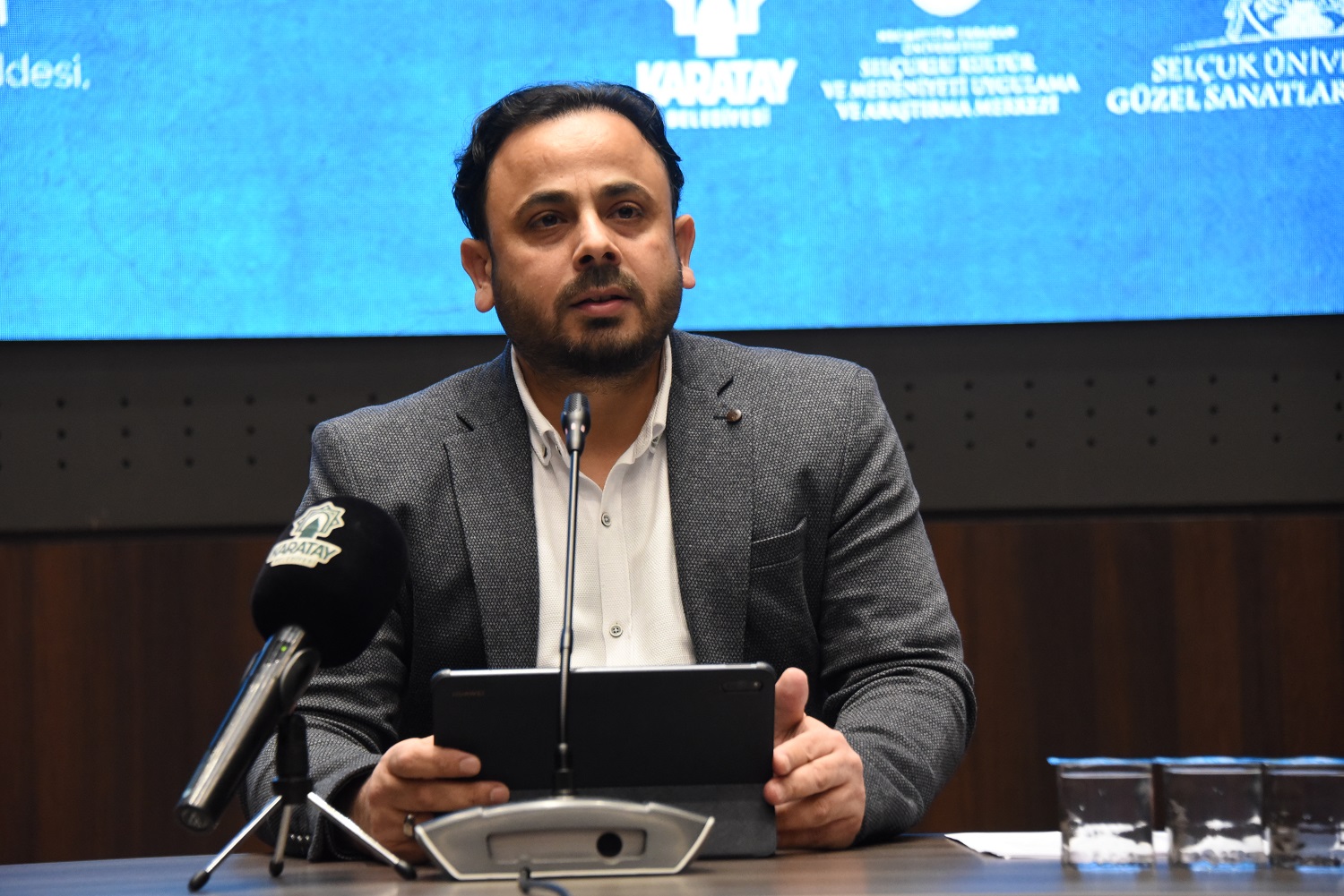 Celaleddin Karatay konferansları sürüyor