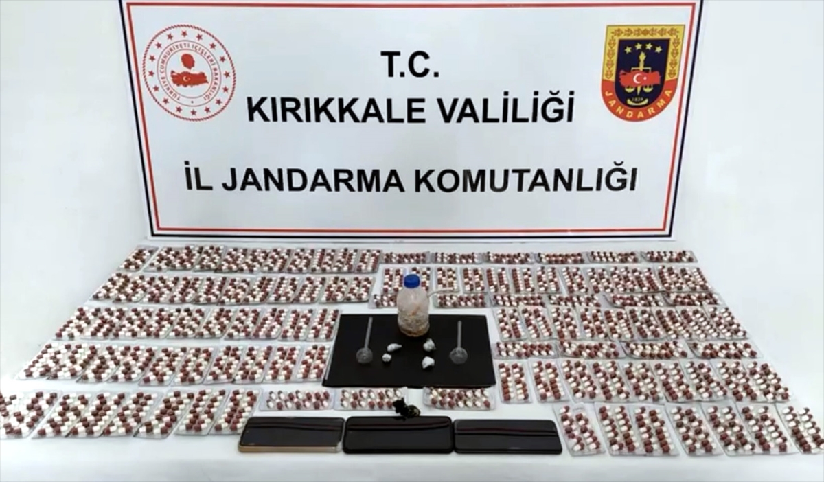 Uyuşturucuyu elektrikli sobanın içerisine gizlemişler