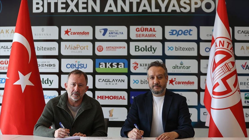 Antalyaspor, Sergen Yalçın ile sözleşme imzaladı
