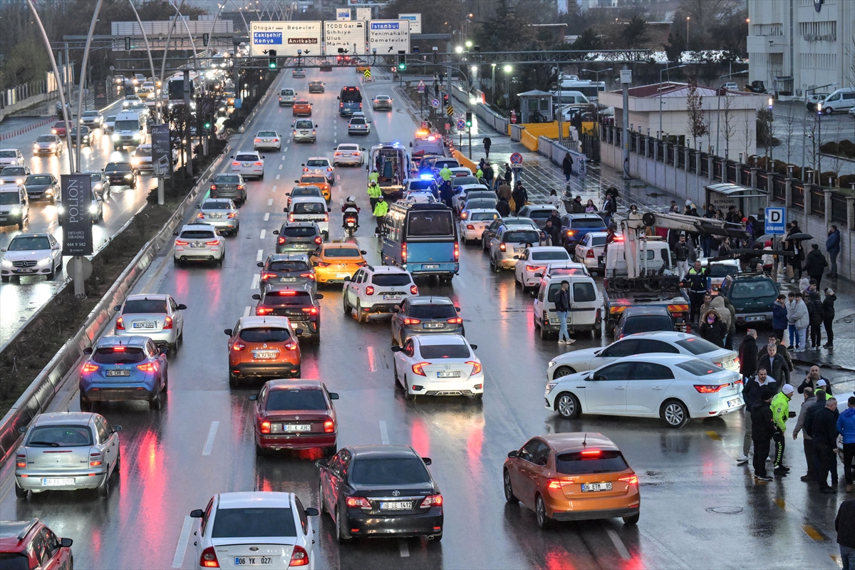Ankara-Konya yolunda 26 araç birbirine girdi