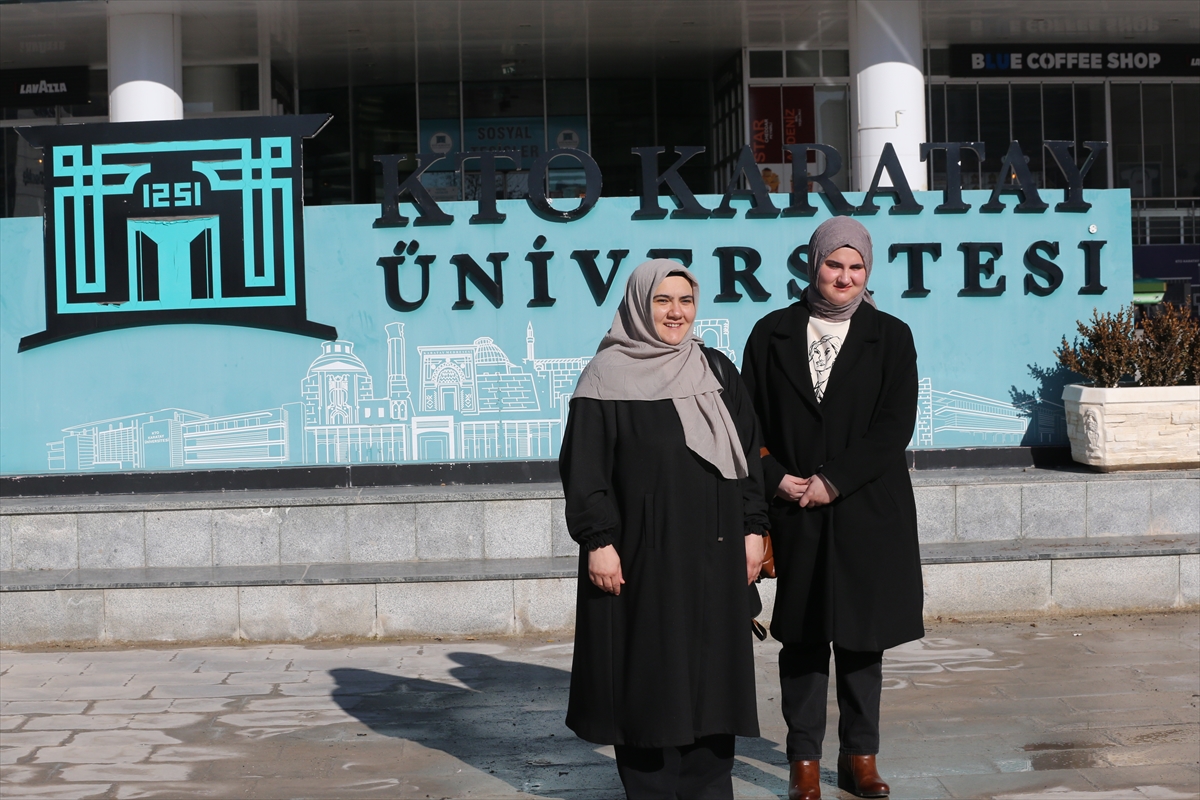 Görme engelli Hilal, annesinin de hayatına dokunuyor