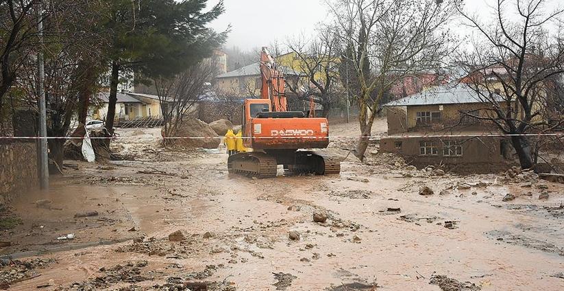 Su baskınları can kayıplarına neden oldu