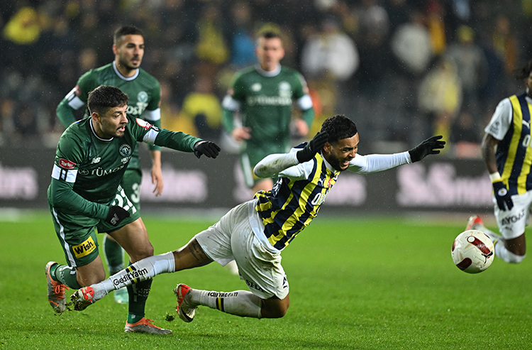 Konyaspor Kadıköy'de hezimete uğradı!