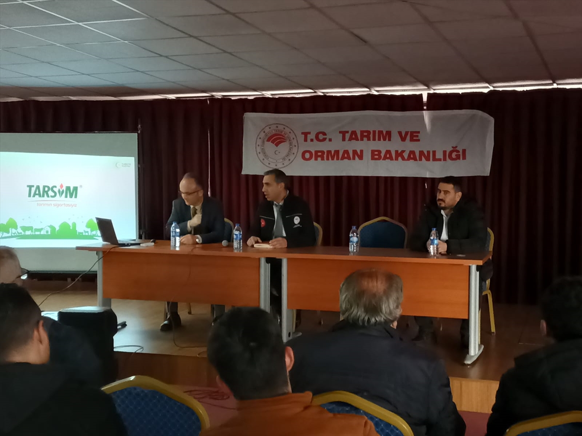 Çilek üreticileri bilgilendirildi