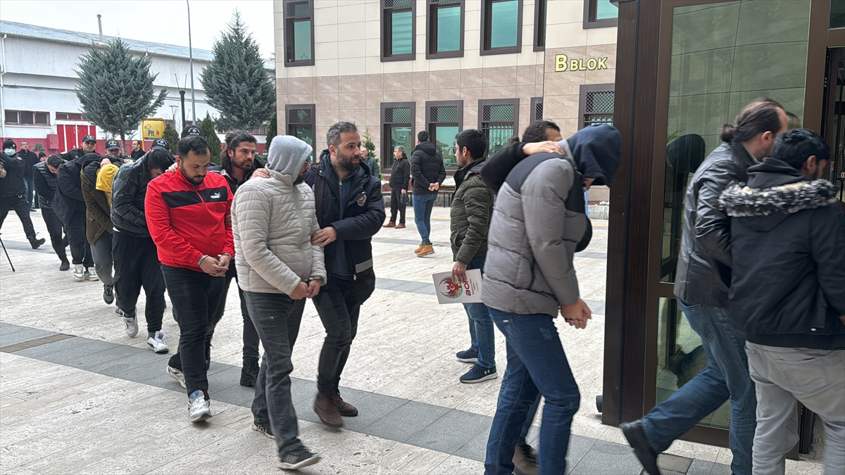 Dolandırıcılık şüphelileri adliyede