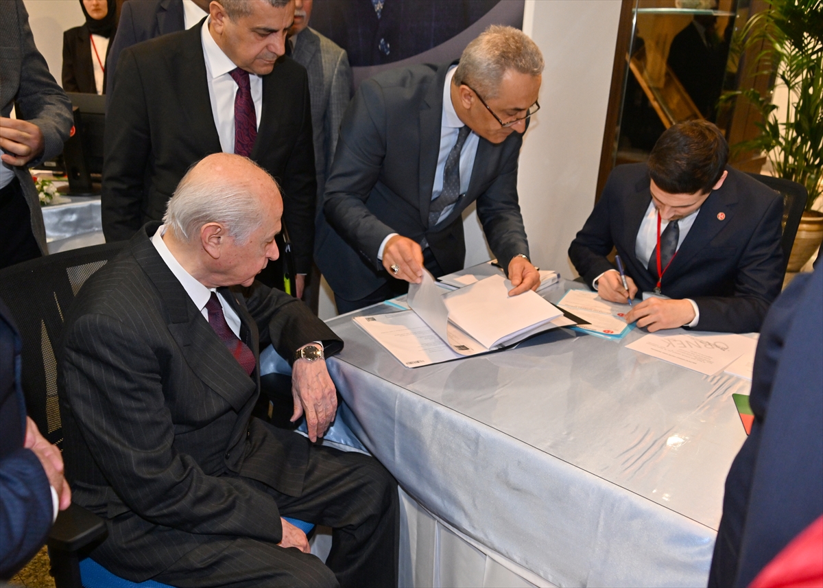 Devlet Bahçeli adaylık başvurusunu yaptı