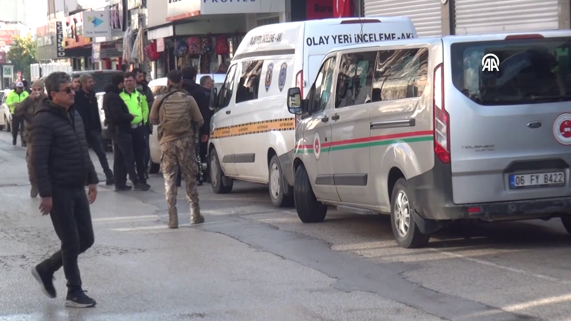 Hacze giden polis memuru vuruldu