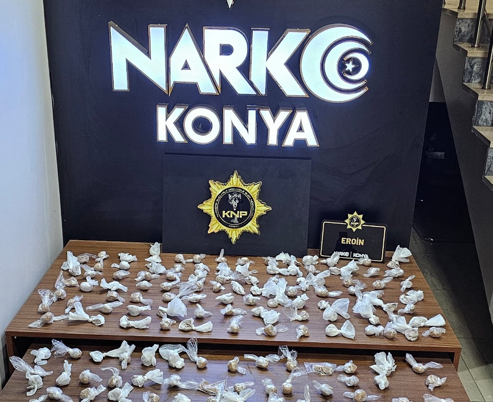 Çantadan 1,5 kilo uyuşturucu çıktı