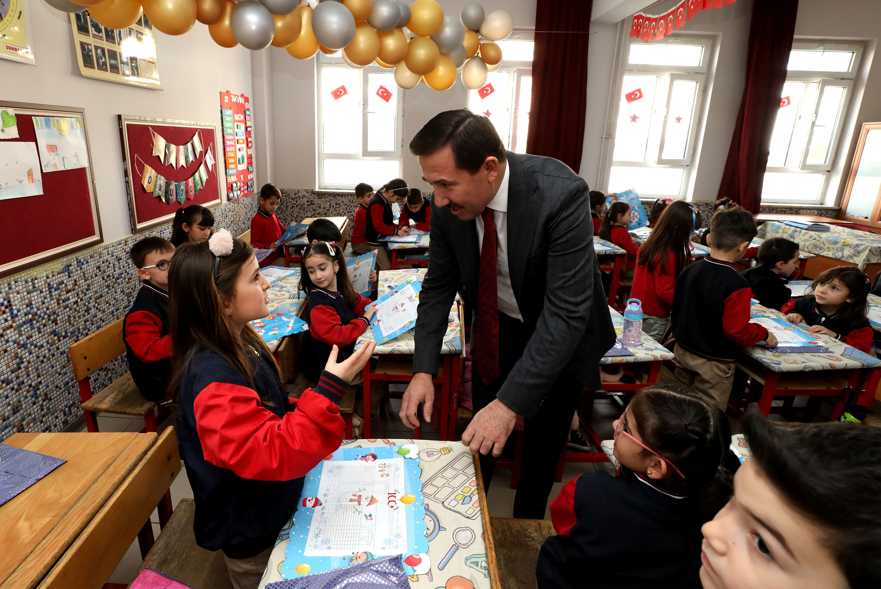 Kılca karne heyecanına ortak oldu