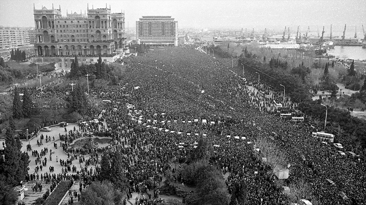 Azerbaycan'da katliam kurbanları anılıyor