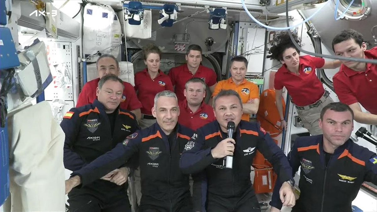 İlk Türk astronot Alper Gezeravcı'dan açıklamalar