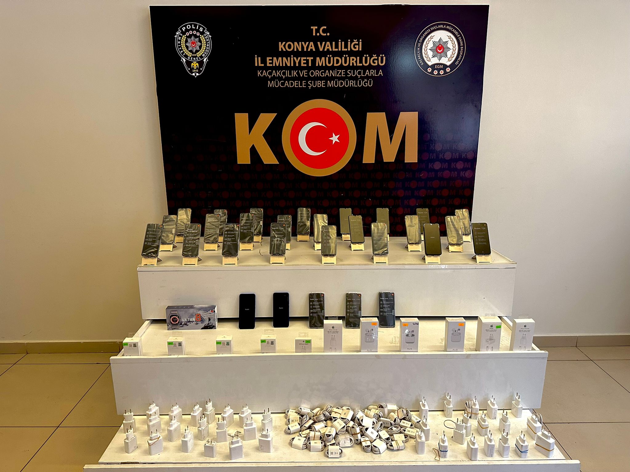 Kaçak telefonları özel bölmeye zulalamışlar!