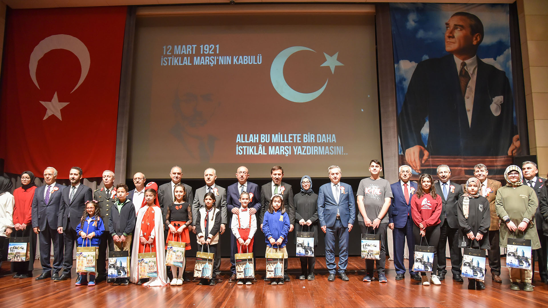 “İstiklal Marşı’nı sevmek, ülkemizi sevmektir"