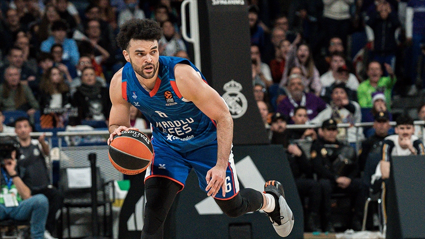 Anadolu Efes, yarın Zalgiris'le mücadele edecek